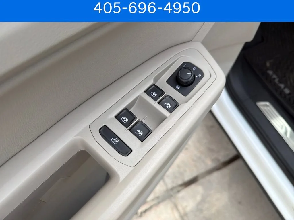 Pre-Owned 2020 Volkswagen Atlas 3.6L V6 SEL R-Line
