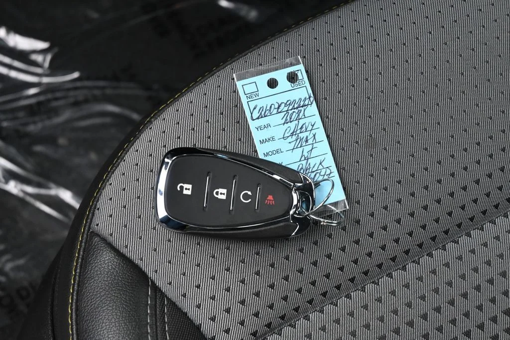 Used 2025 Mosaic Black Metallic Chevrolet LT image 16