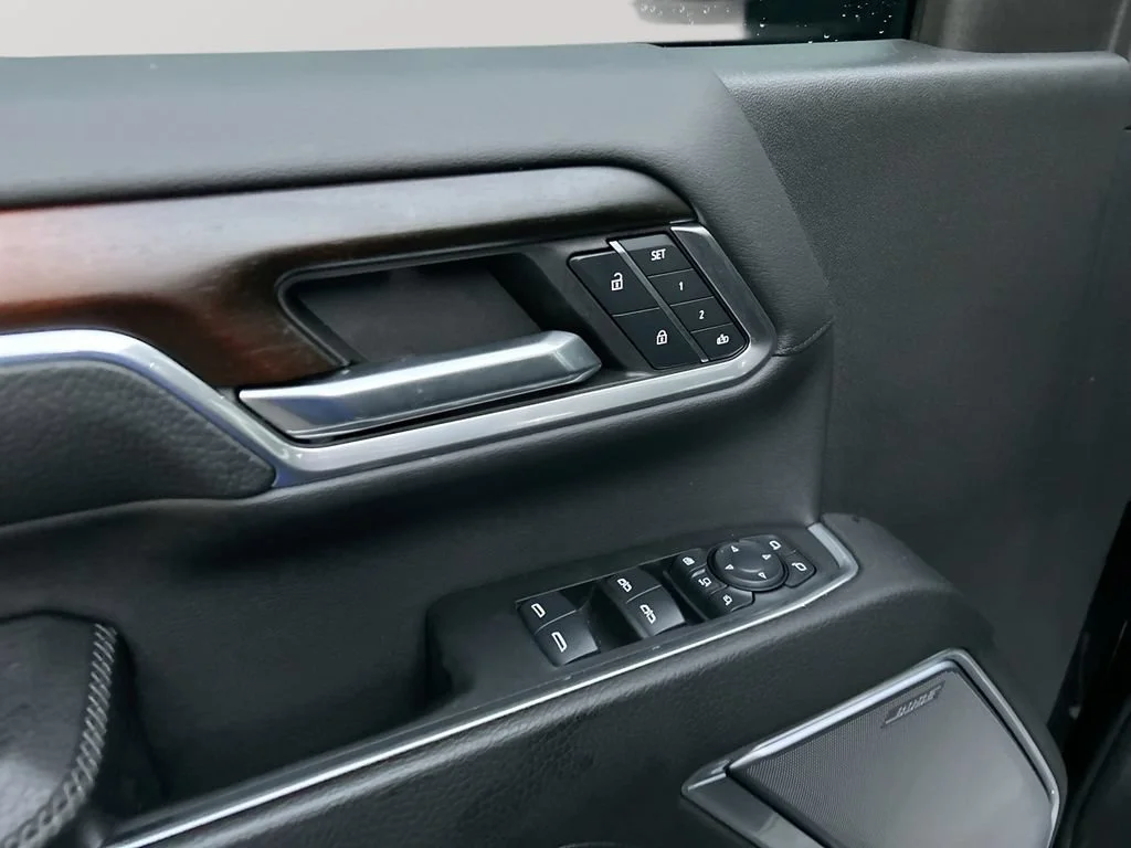Used 2024 Onyx Black GMC Denali image 28