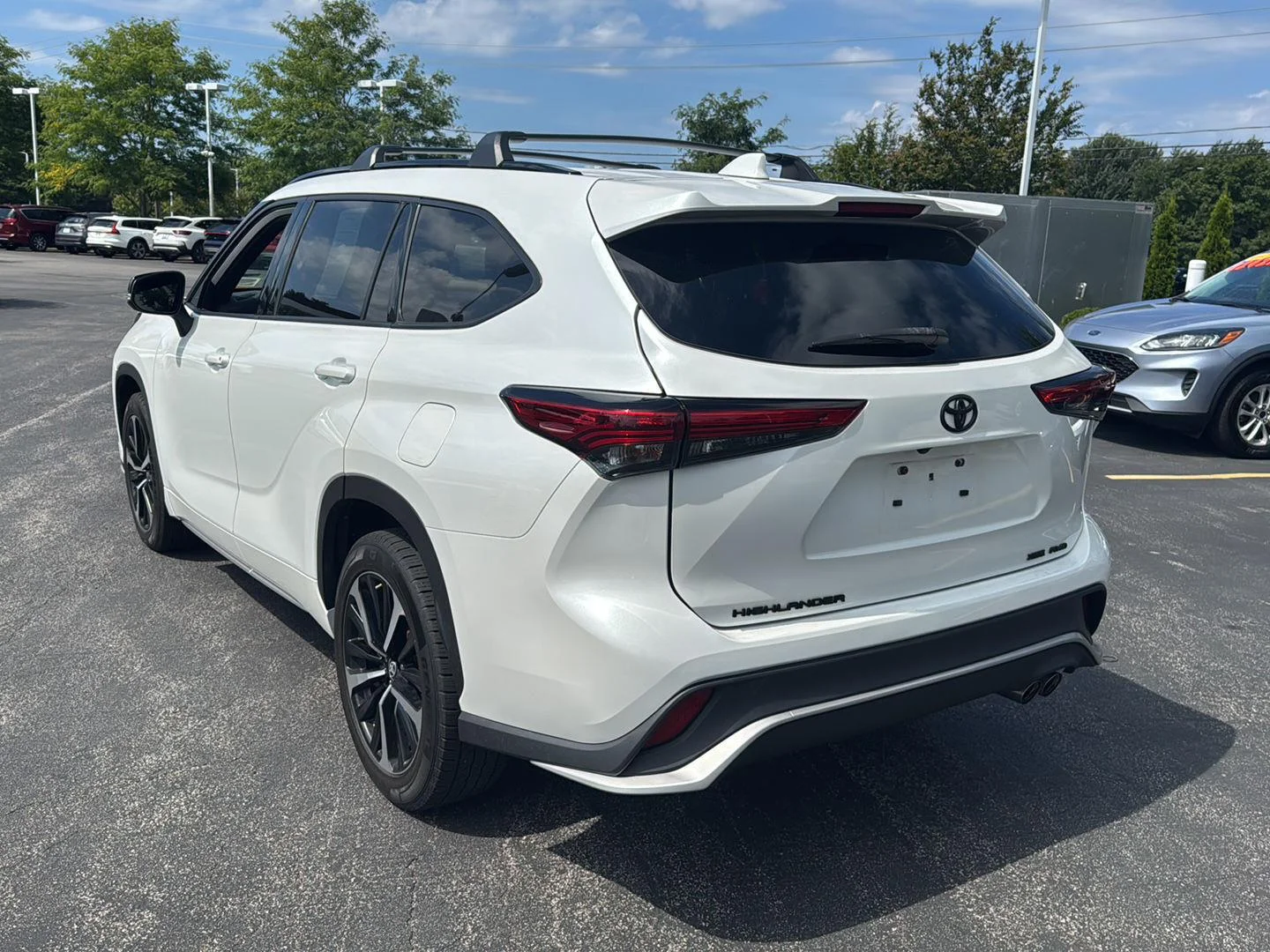 Used 2022 Wind Chill Pearl Toyota  image 3