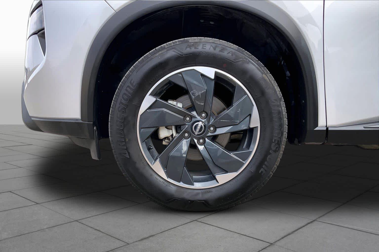Used 2025 Brilliant Silver Metallic Nissan SV image 20