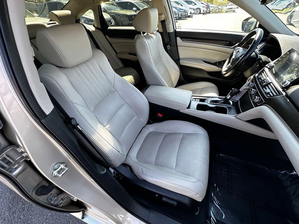 Used 2020 Gold Honda EX-L image 14
