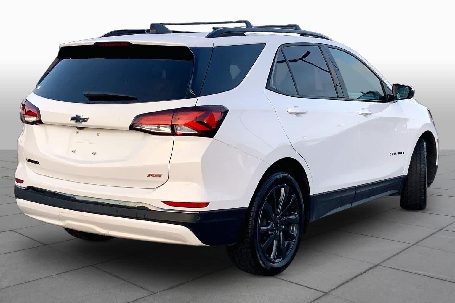 Used 2022 Summit White Chevrolet RS image 12