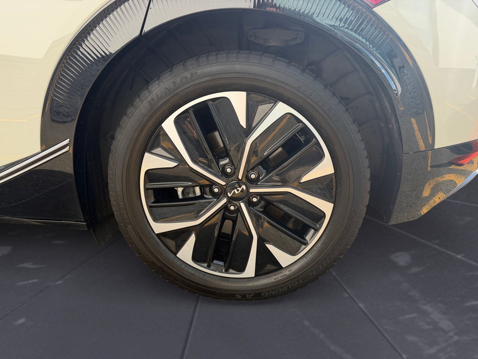 Used 2023 Glacier Kia Wind image 46