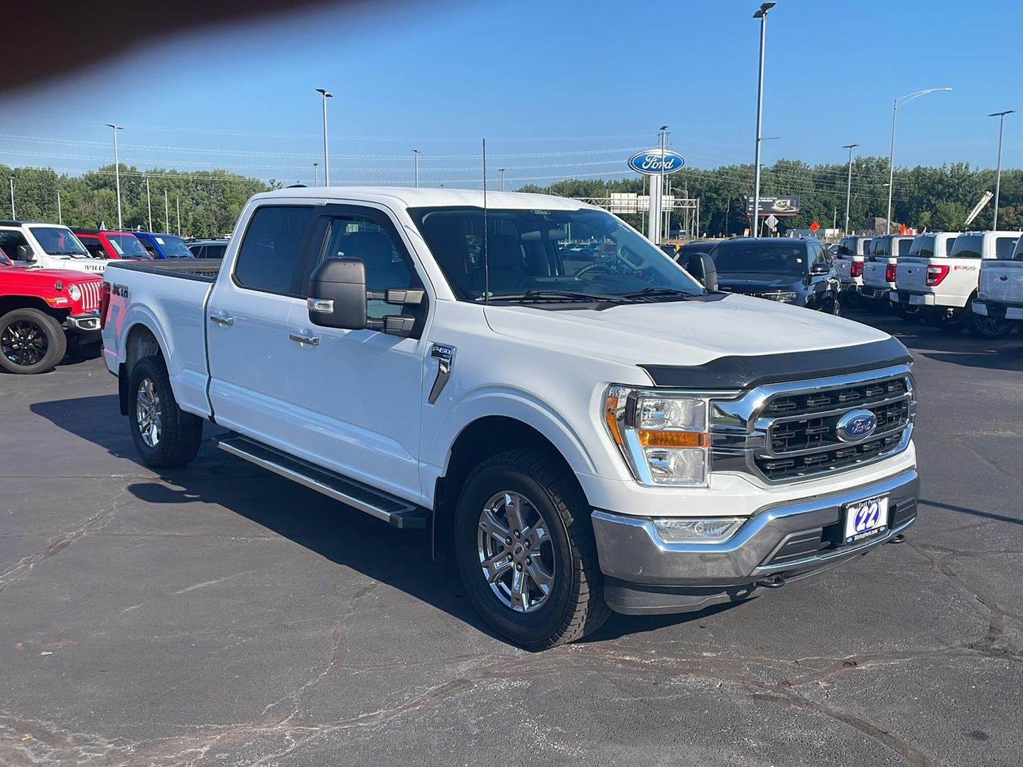 Certified Used 2022 Oxford White Ford XLT image 9