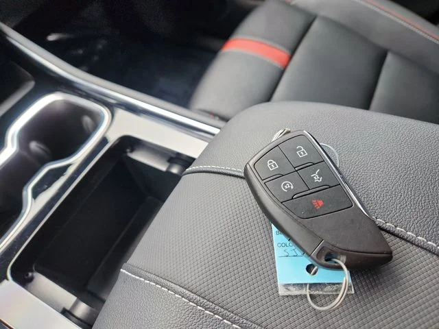Used 2025  Chevrolet RS image 51
