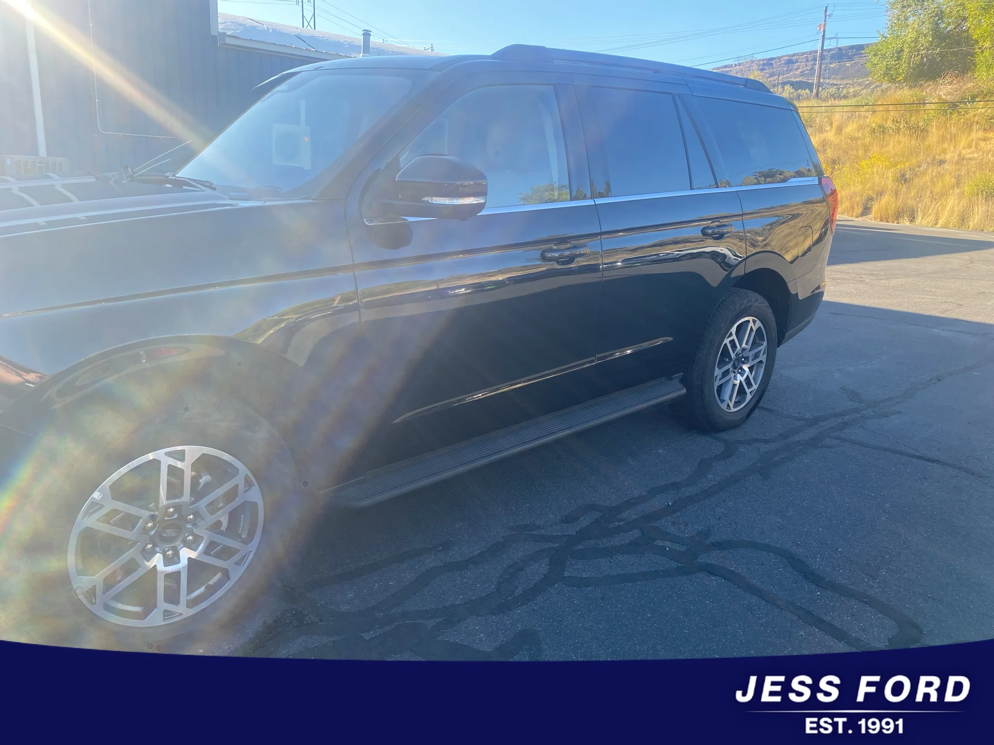 Used 2025 Agate Black Metallic Ford Active image 6