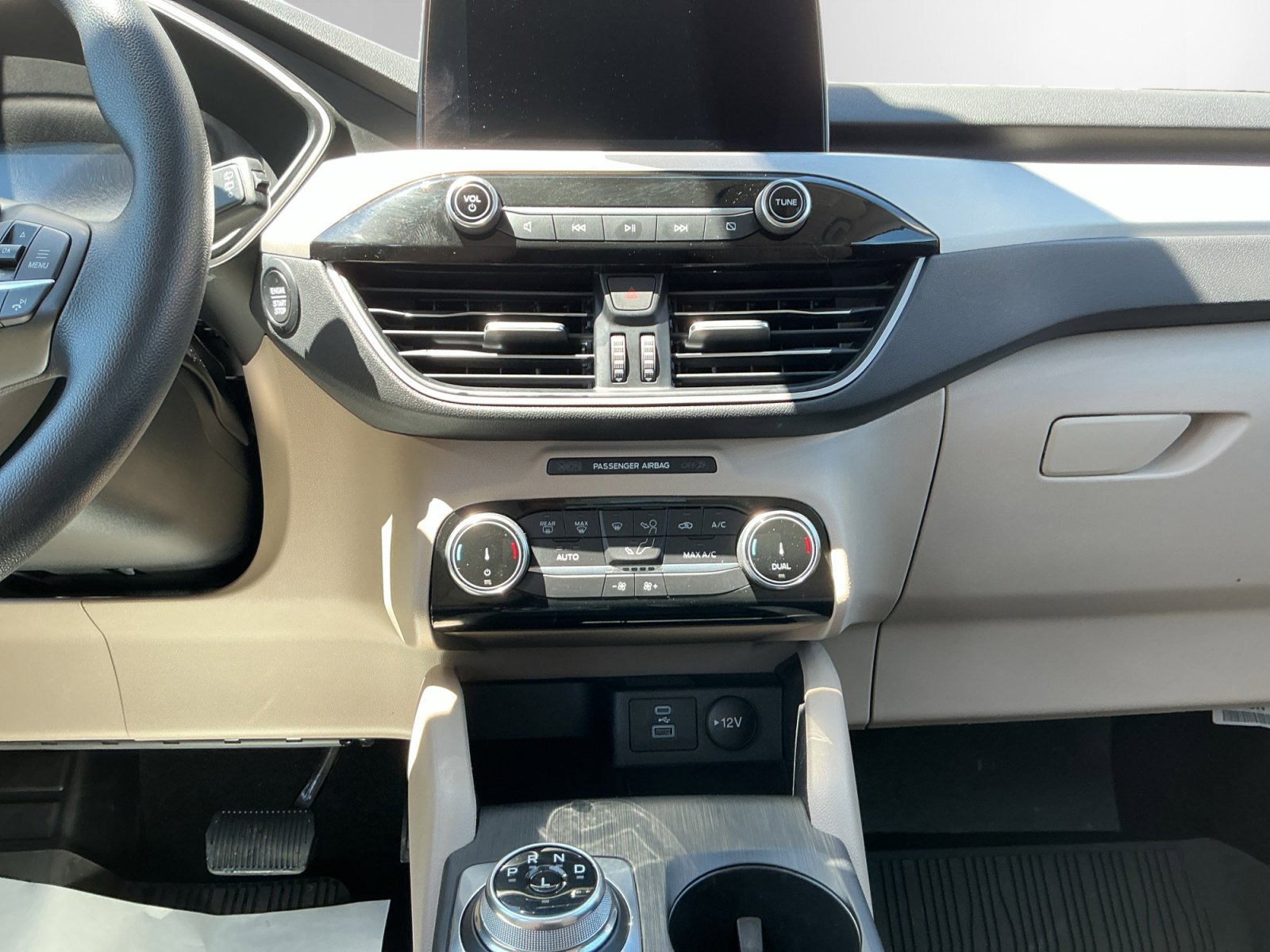 Used 2022 Blue Ford SE Hybrid image 11
