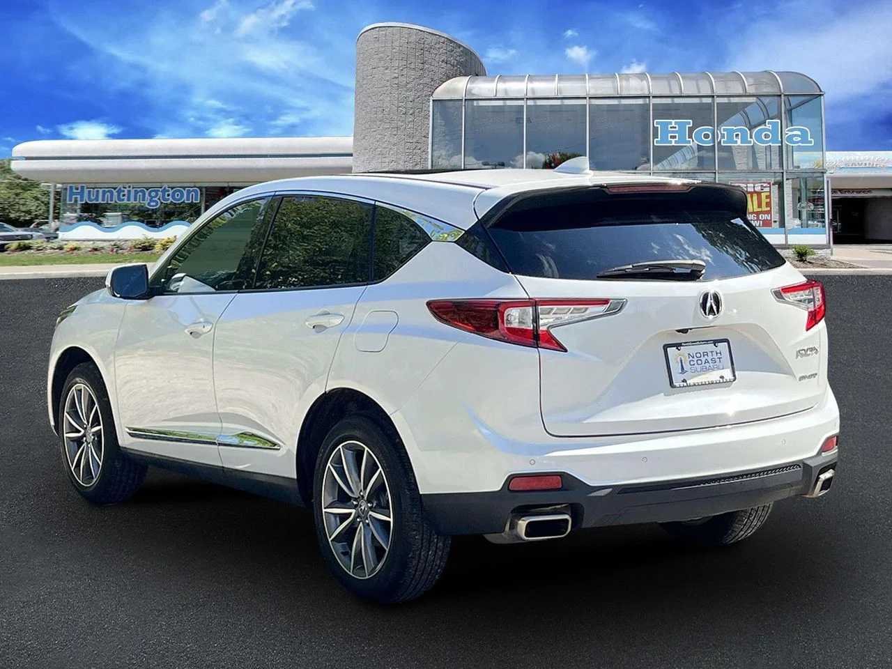 Used 2023 Platinum White Pearl Acura Technology Package image 5