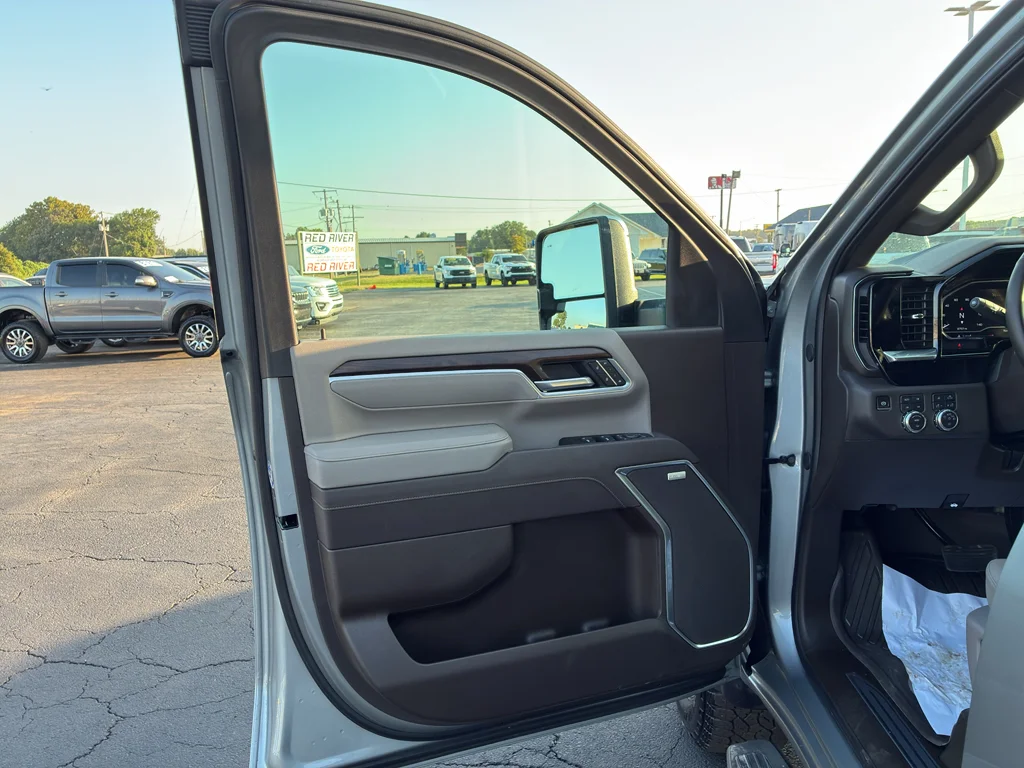 Used 2025 Sterling GMC SLT image 13