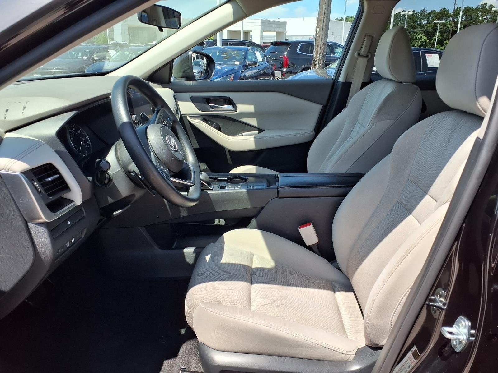 2024 Nissan Rogue SV Black at Robbins Nissan