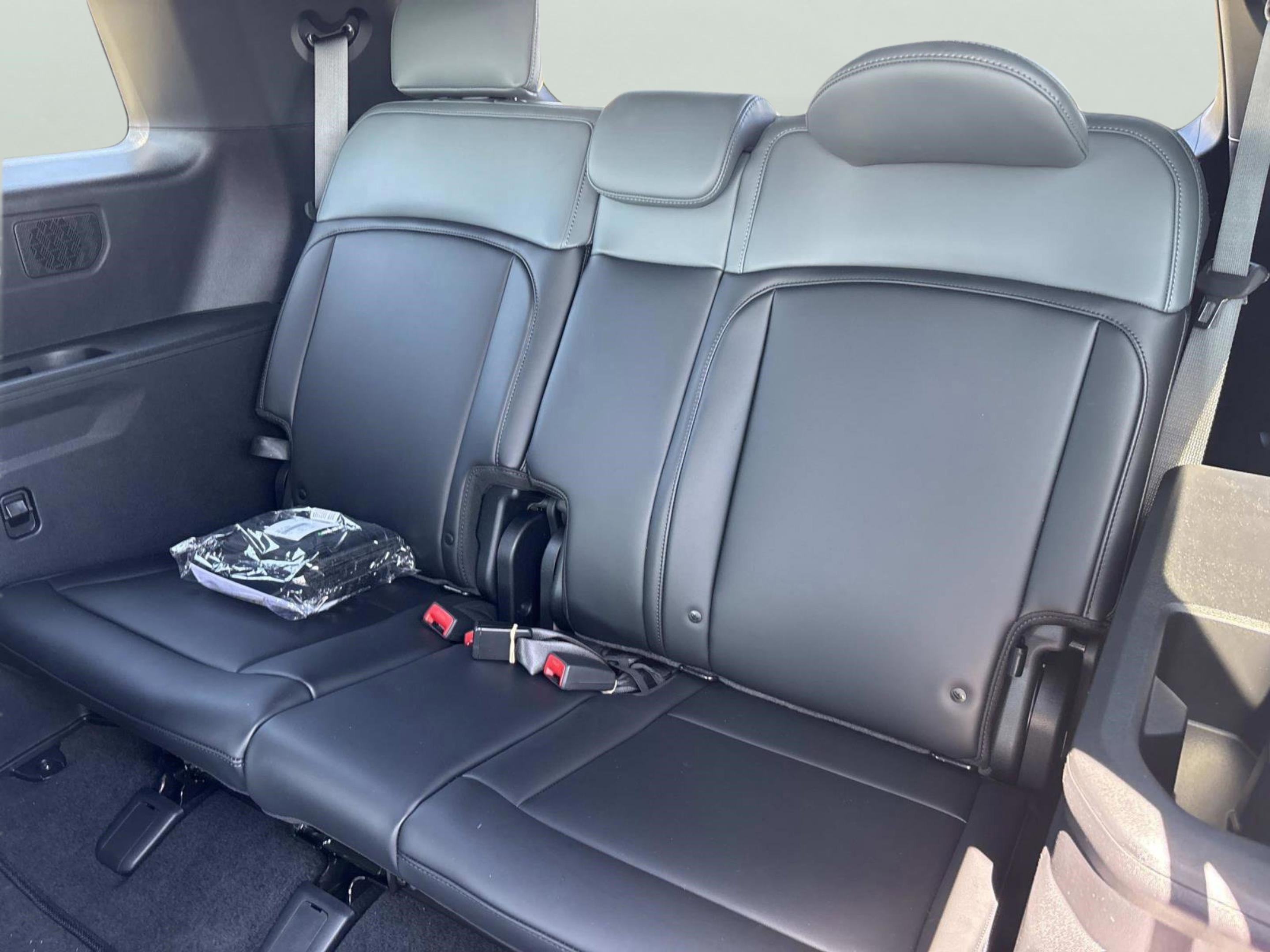 New 2027 Glacial White Pearl Kia X-Line SX image 18