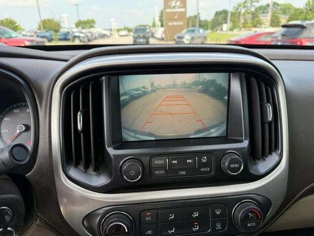 Used 2017 White GMC SLT image 13