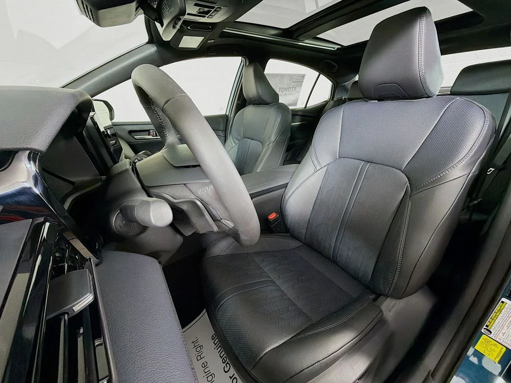 2026 Toyota Camry XSE - Photo 11