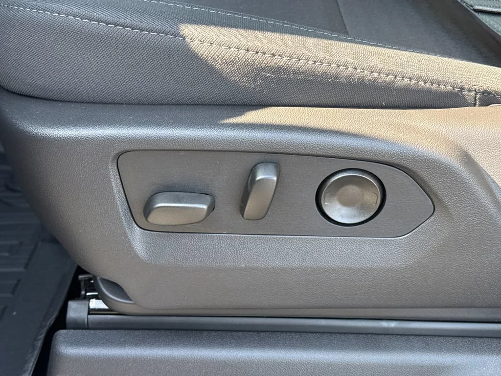 New 2026 Onyx Black GMC Elevation image 17