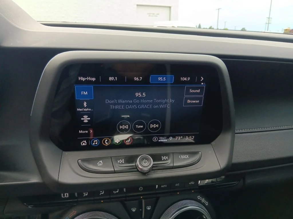 Used 2021 Summit White Chevrolet 1LT image 23