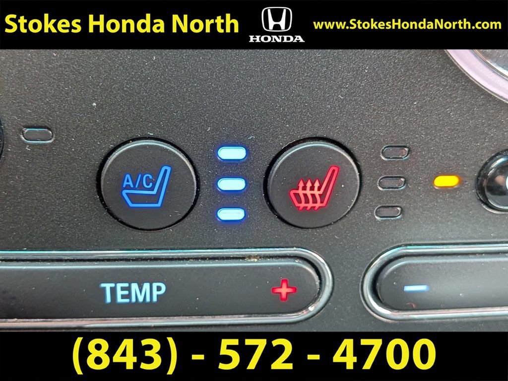 Used 2017  Ford Limited image 26