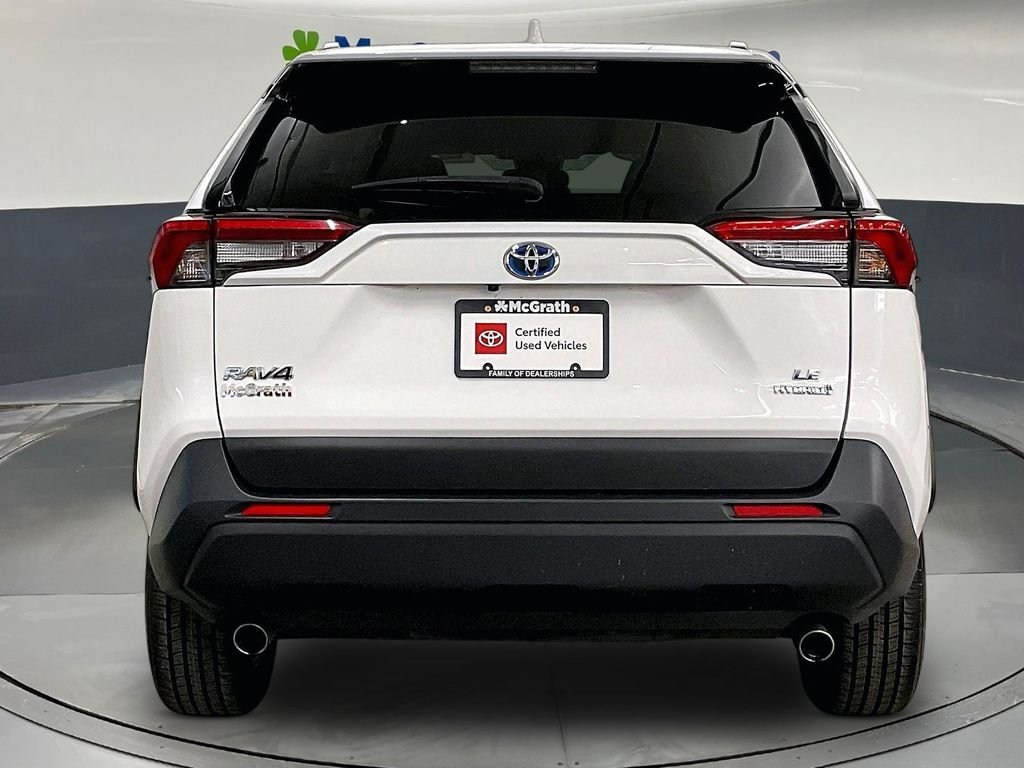 Used 2023 White Toyota LE image 6
