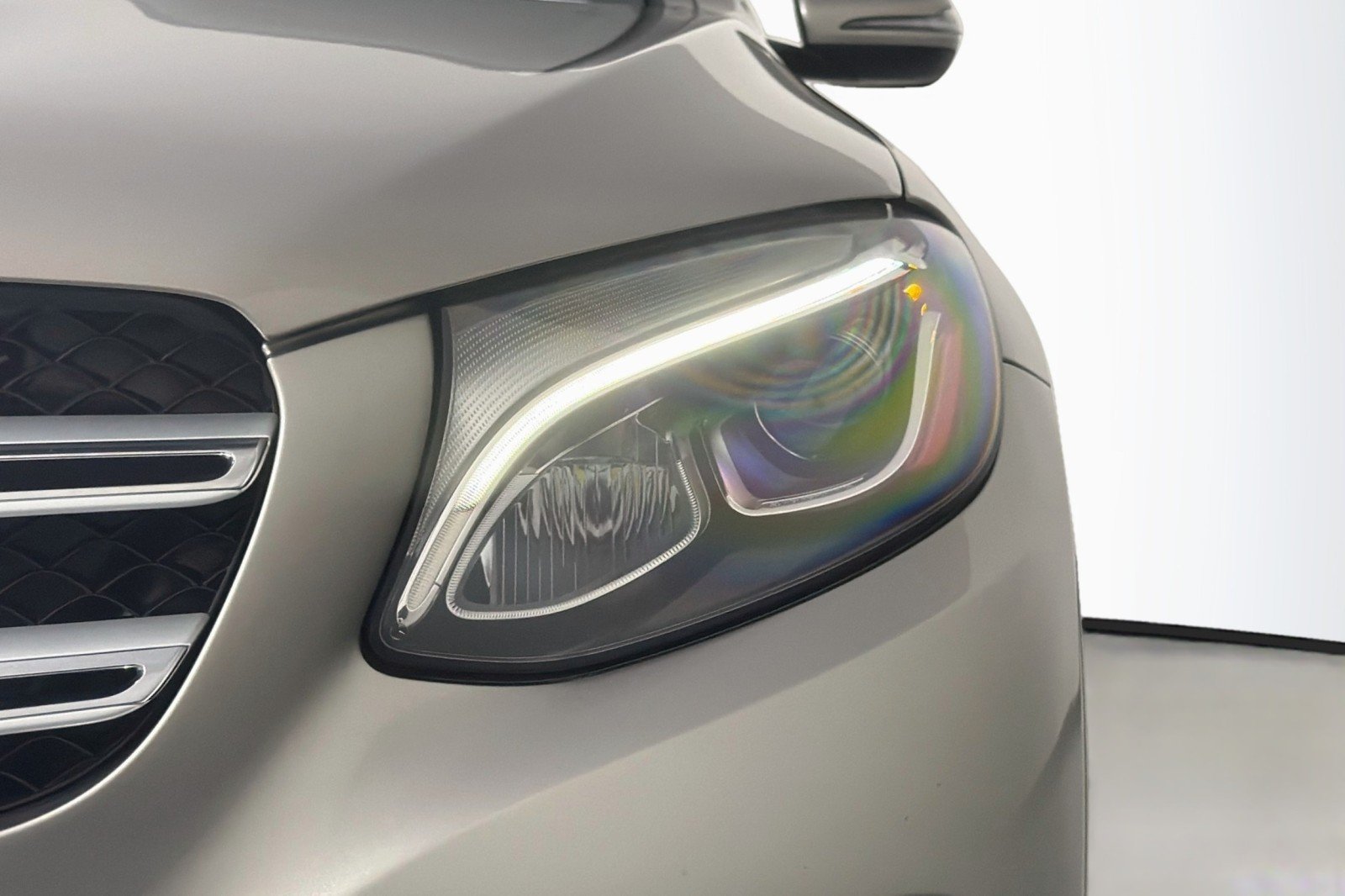 Used 2019 Mojave Silver Metallic Mercedes-Benz 300 image 14