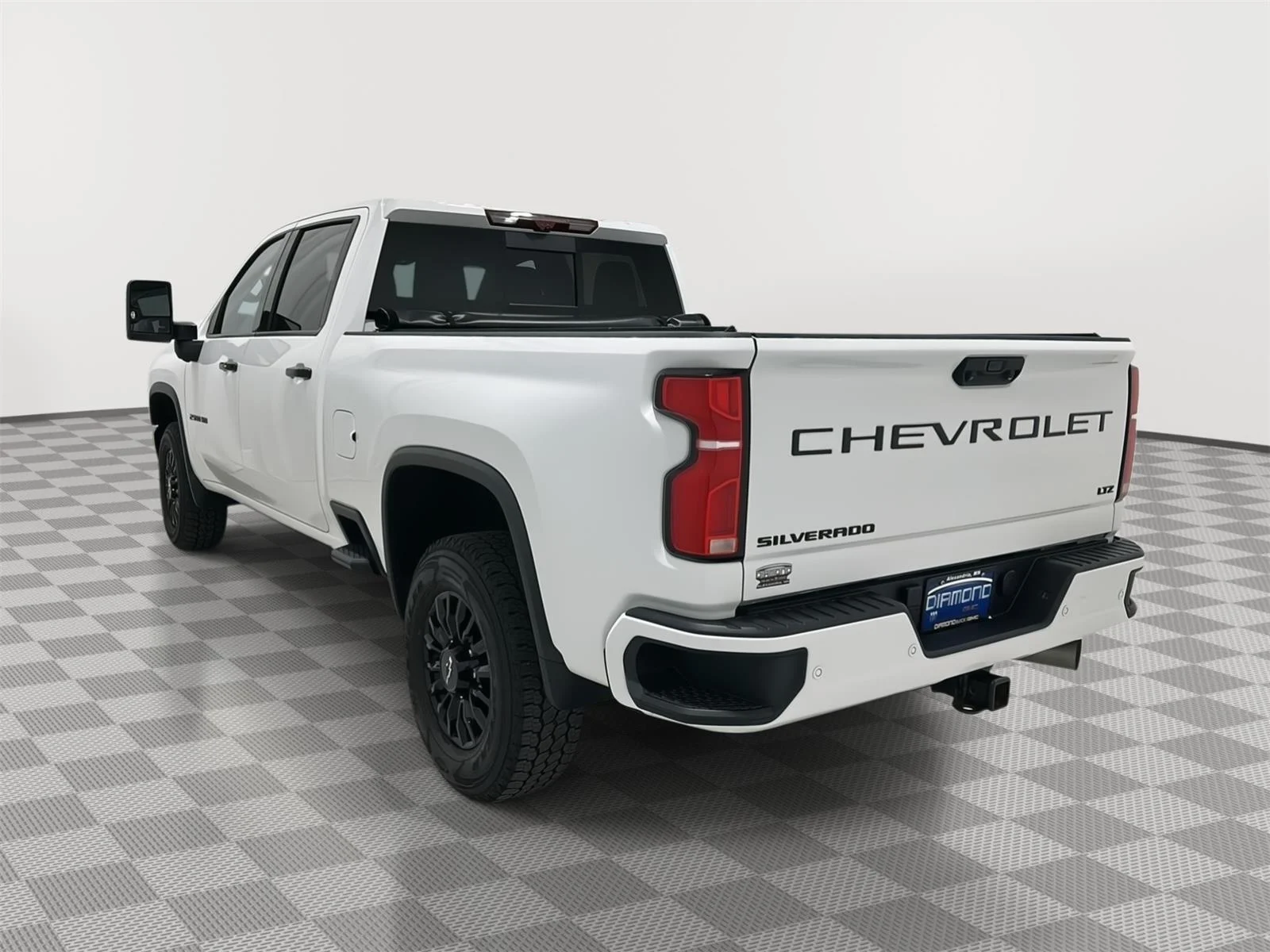 Used 2024 Summit White Chevrolet LTZ image 3