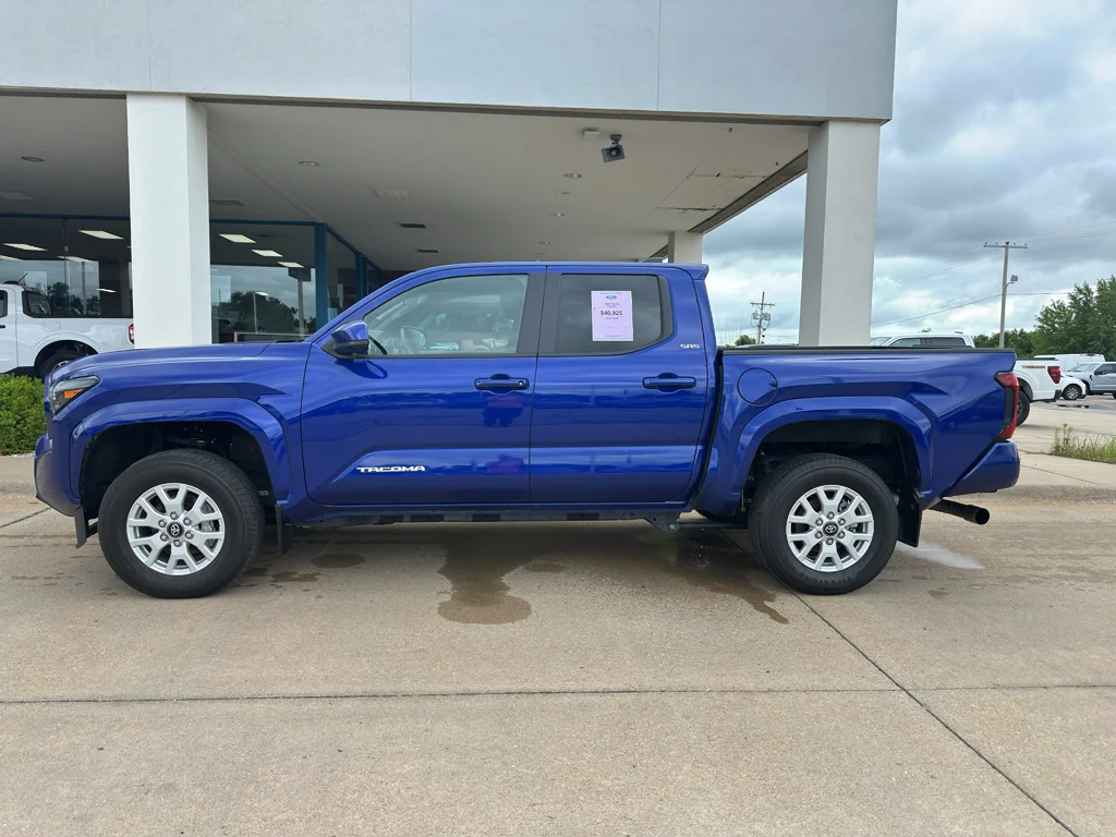 Used 2024 Blue Crush Metallic Toyota SR5 image 8