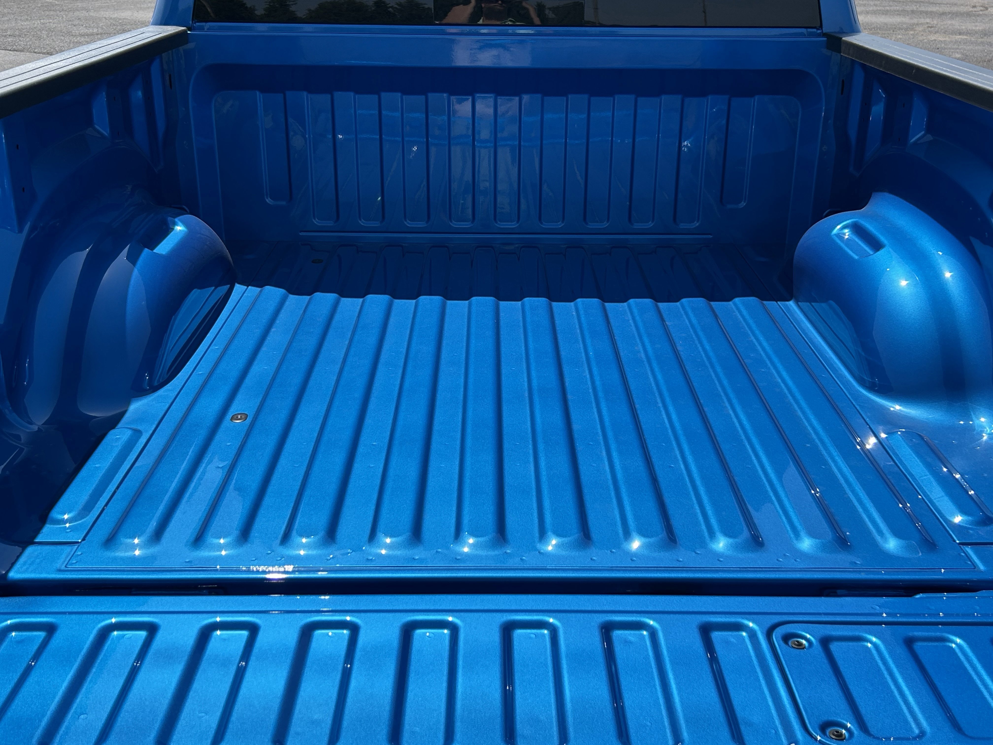 New 2026 Hydro Blue Pearl-Coat Exterior Paint RAM Laramie image 4