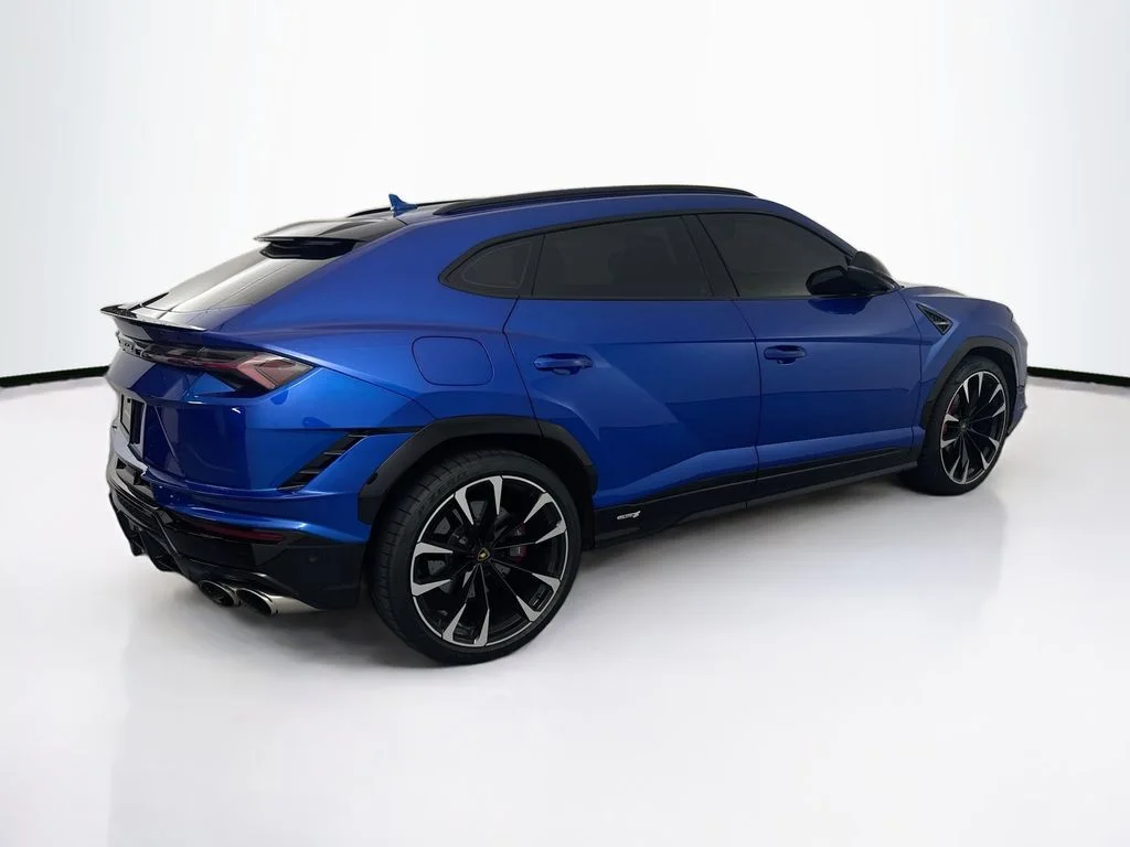 Used 2023 Blue Lamborghini S image 5