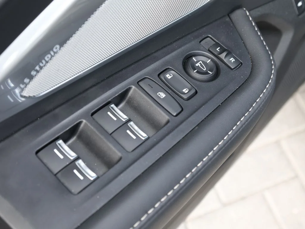 Used 2025 Black Acura Technology Package image 15