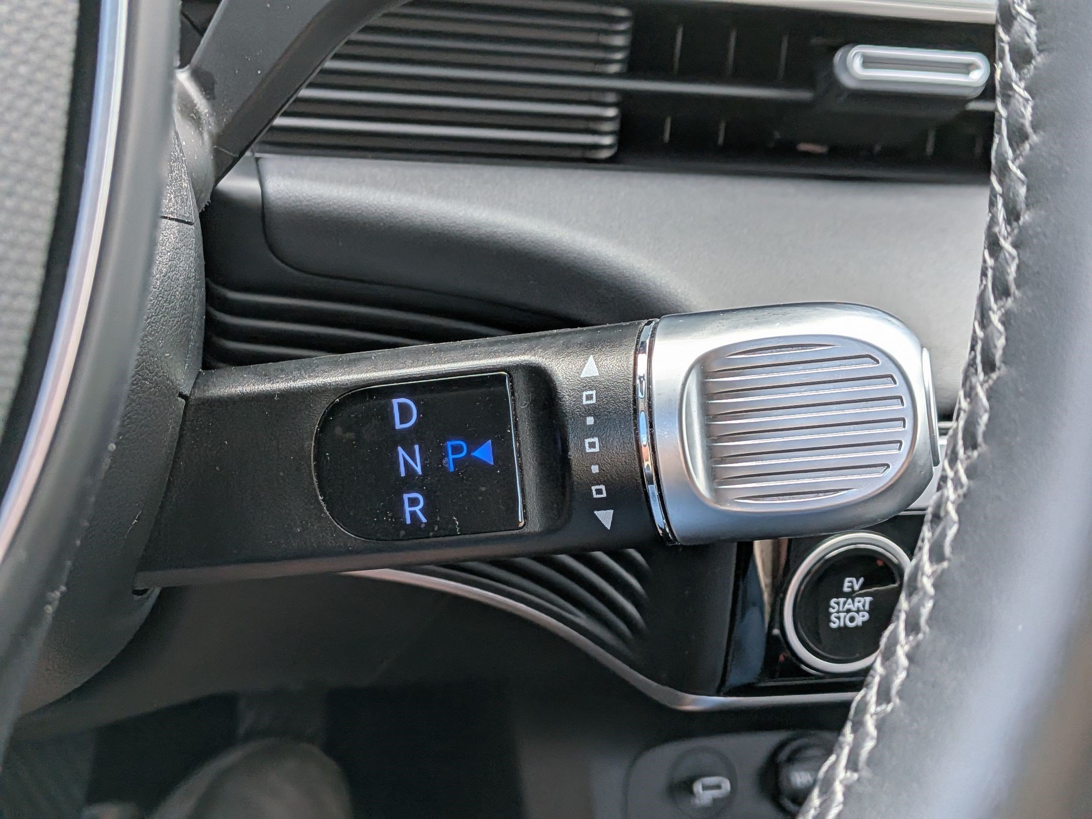 2024 Hyundai IONIQ 5 Limited - Photo 25