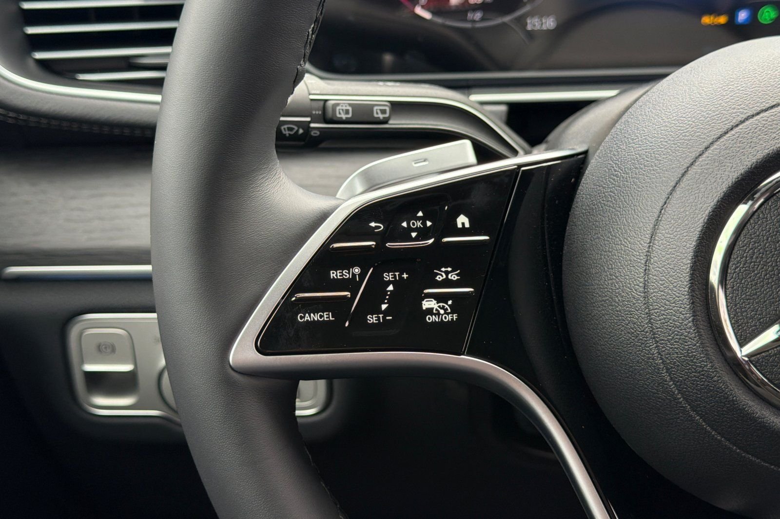 New 2026 Selenite Grey Metallic Mercedes-Benz GLS 450 image 26