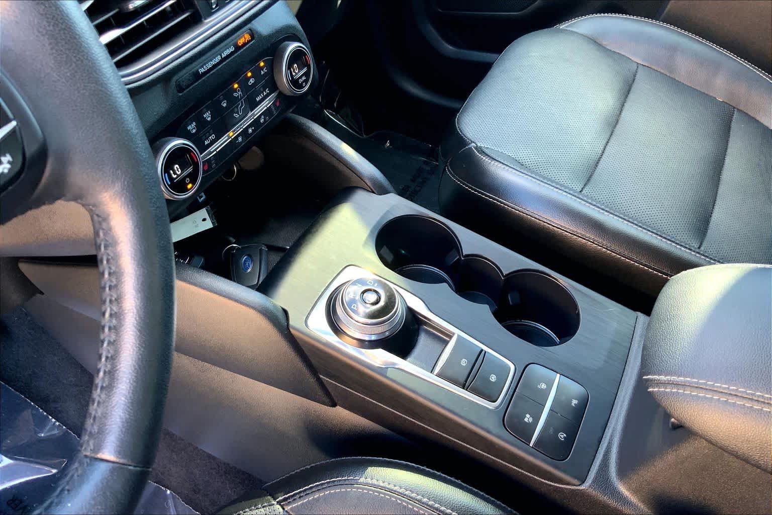 Used 2020 Star White Metallic Tri-Coat Ford Titanium image 17