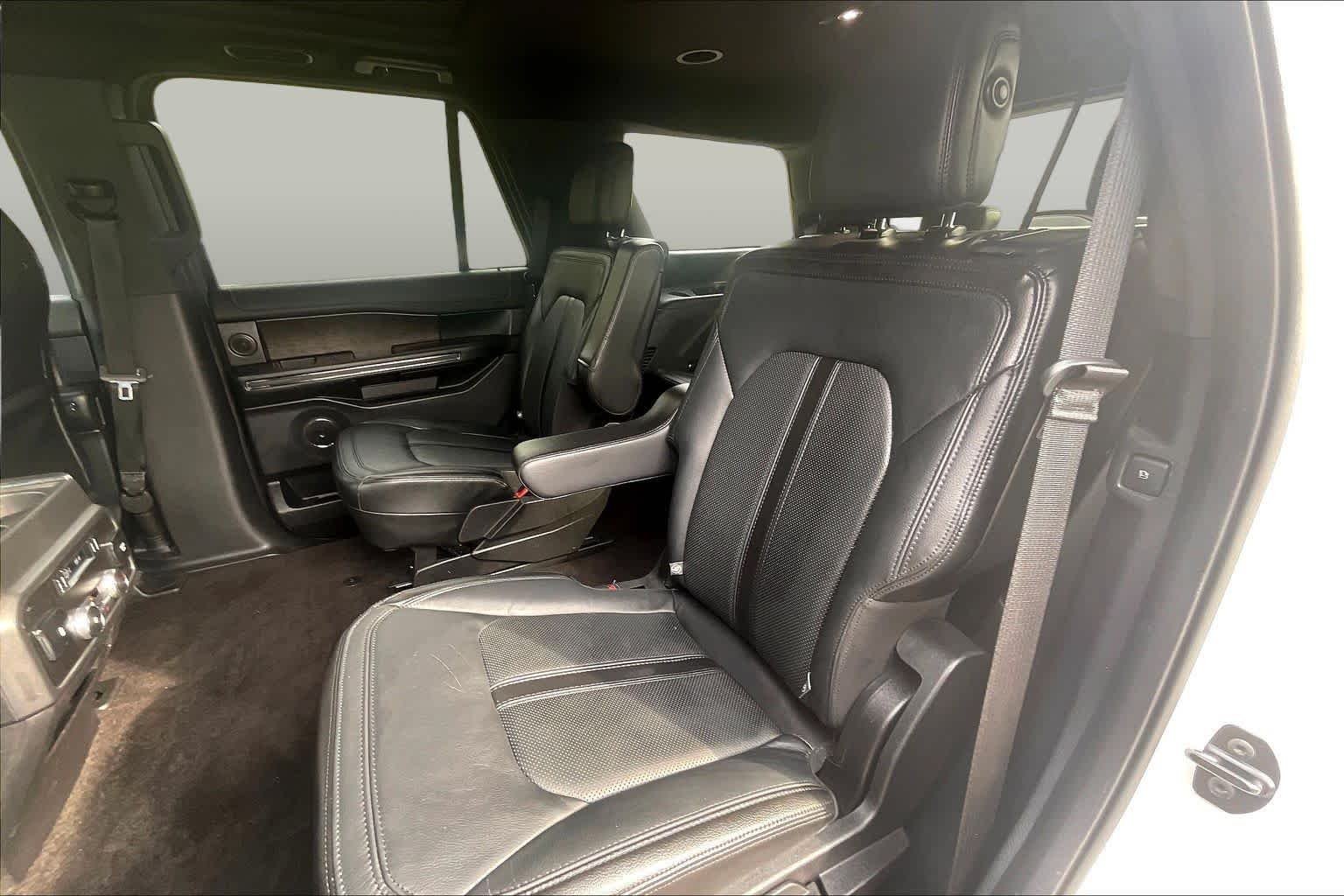 Used 2019 White Platinum Metallic Tri-Coat Ford Limited image 21