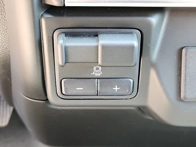 Used 2021 SUMMIT WHITE Chevrolet Custom image 22