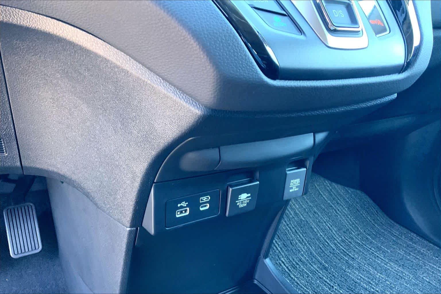 New 2027 Sonic Gray Pearl Honda Touring image 20