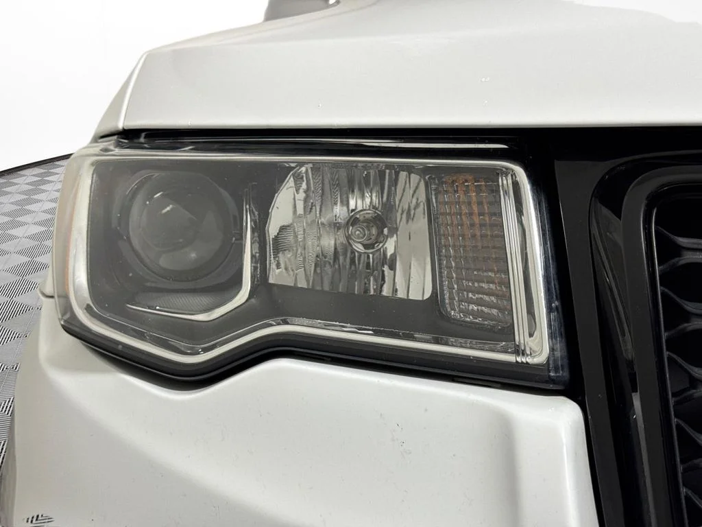 Used 2018 White Jeep Limited image 17