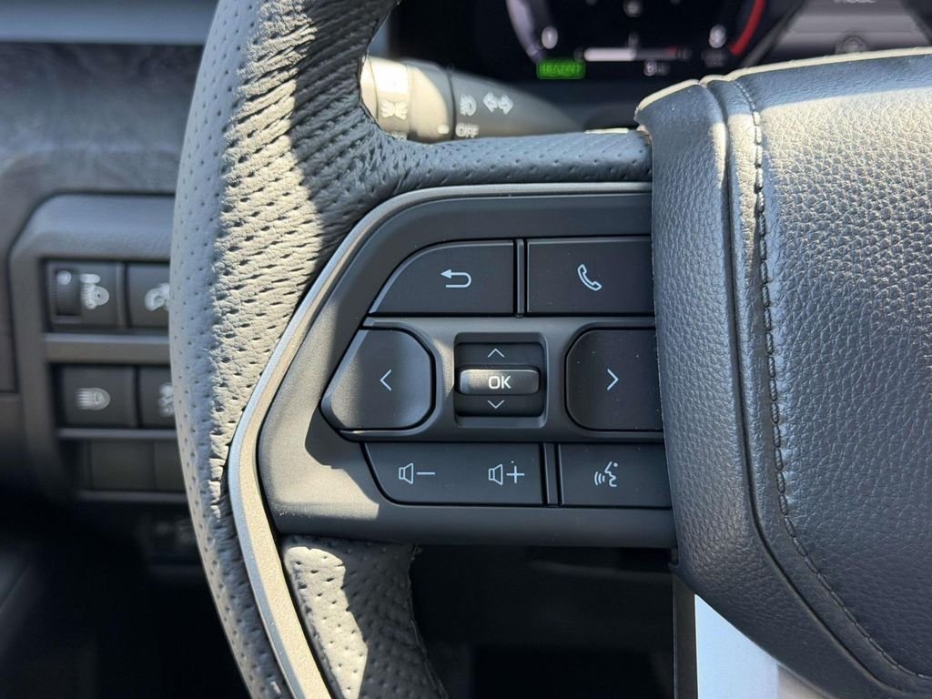 2026 Toyota Tacoma Limited - Photo 8