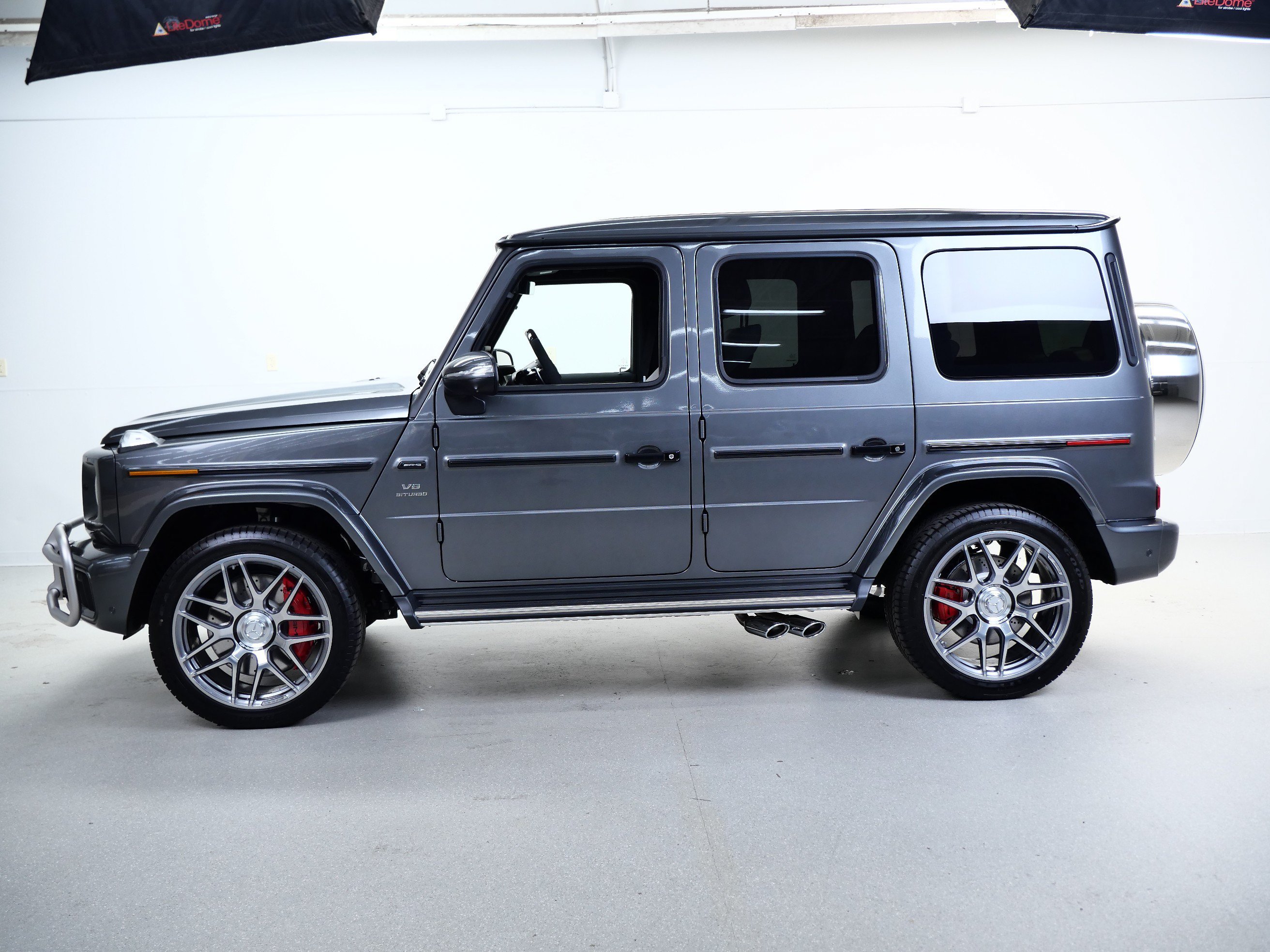 New 2027 MANUFAKTUR Graphite Metallic Mercedes-Benz AMG® G 63 SUV image 7