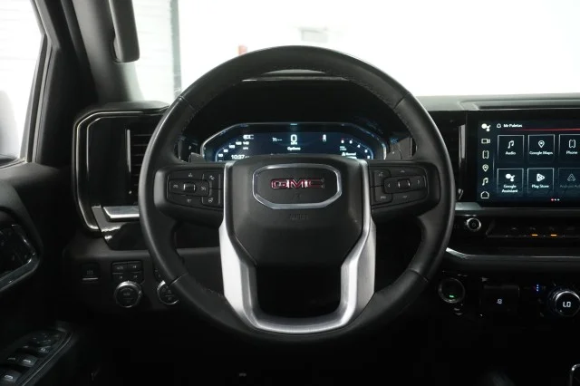 Used 2024 INTERSTELLAR WHITE GMC SLT image 25