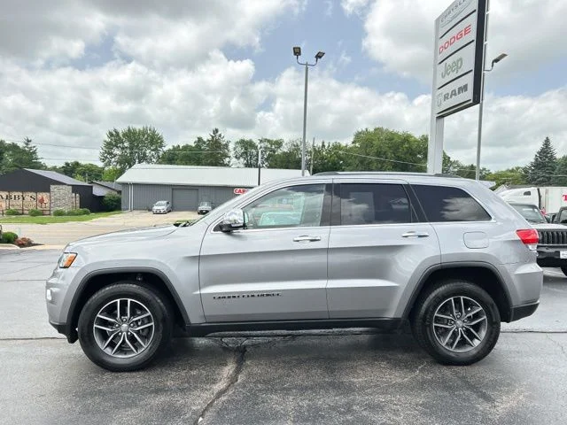 Used 2018 Billet Silver Metallic Jeep Limited image 6