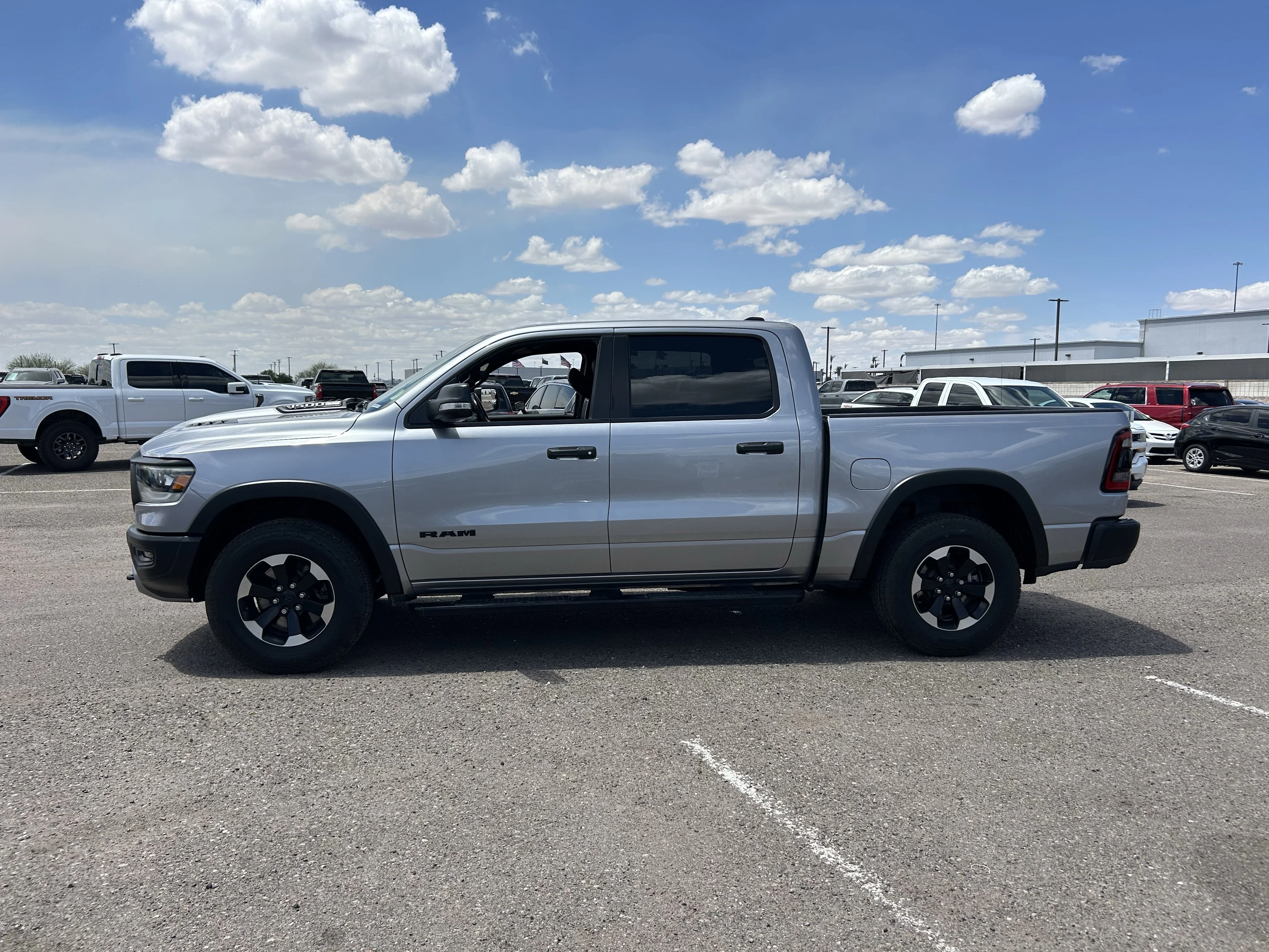 1C6SRFLTXMN760010