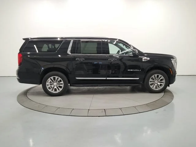 Used 2025 Onyx Black GMC Denali image 9