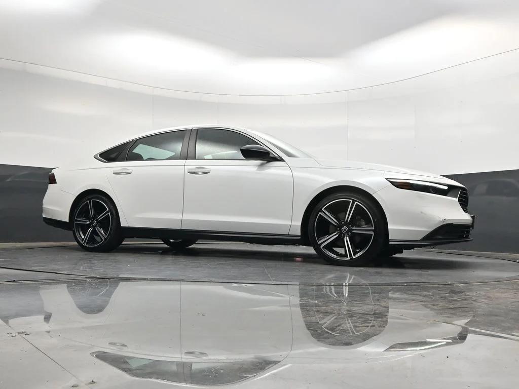 Used 2024 Platinum White Pearl Honda Sport image 40