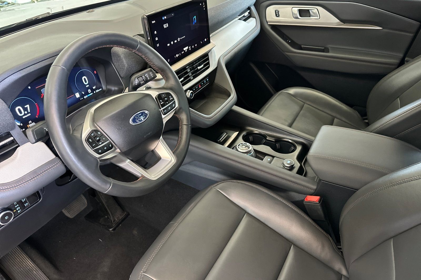Used 2025 White Ford Active image 9