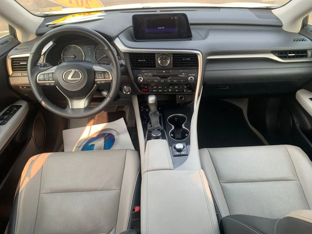Used 2017 White Lexus 350 image 16