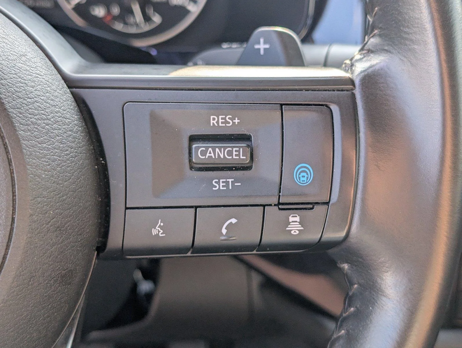 Used 2025 Super Black Nissan SV image 28