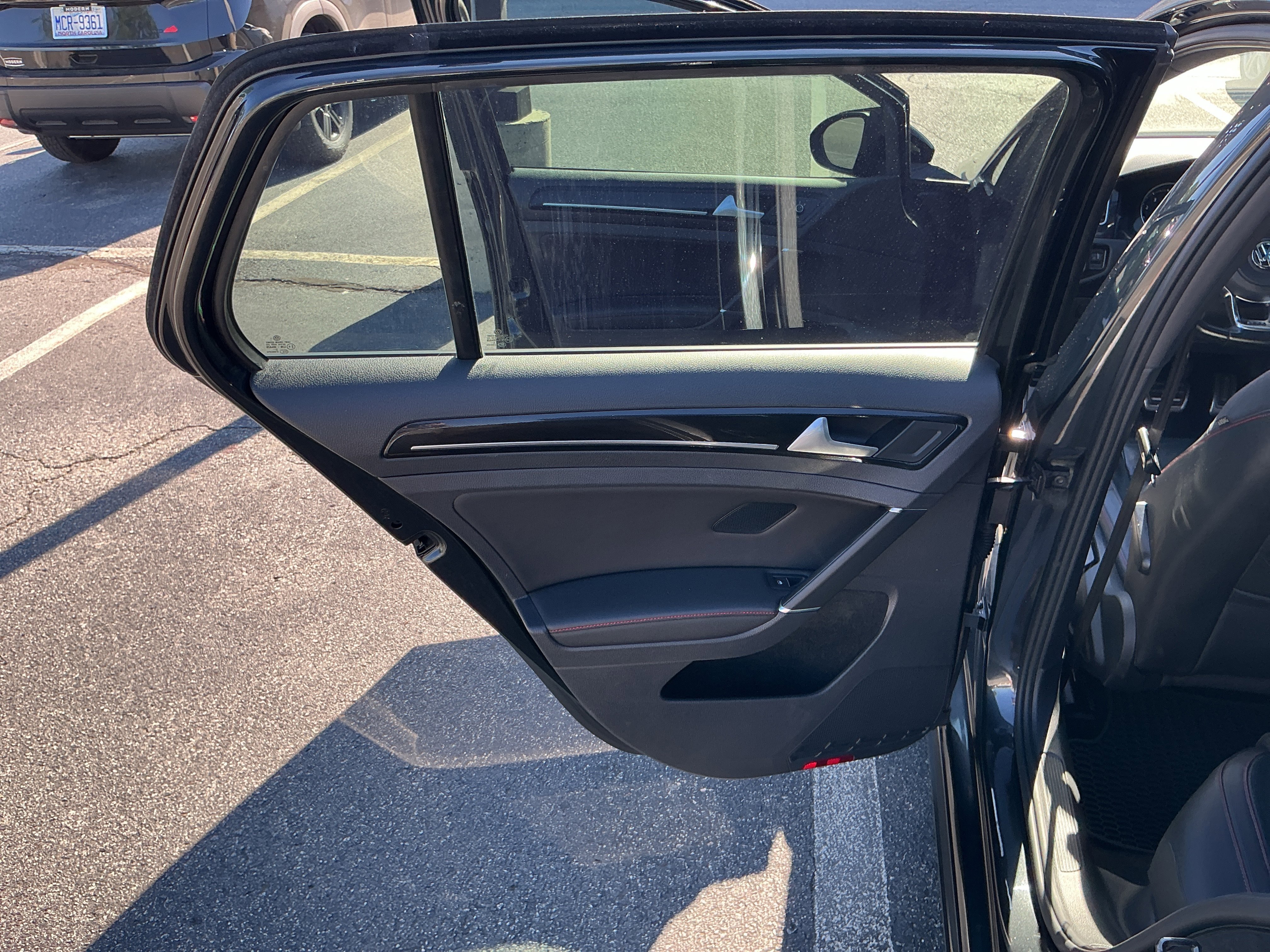 Used 2016 Steel Gray Metallic Volkswagen SE image 19