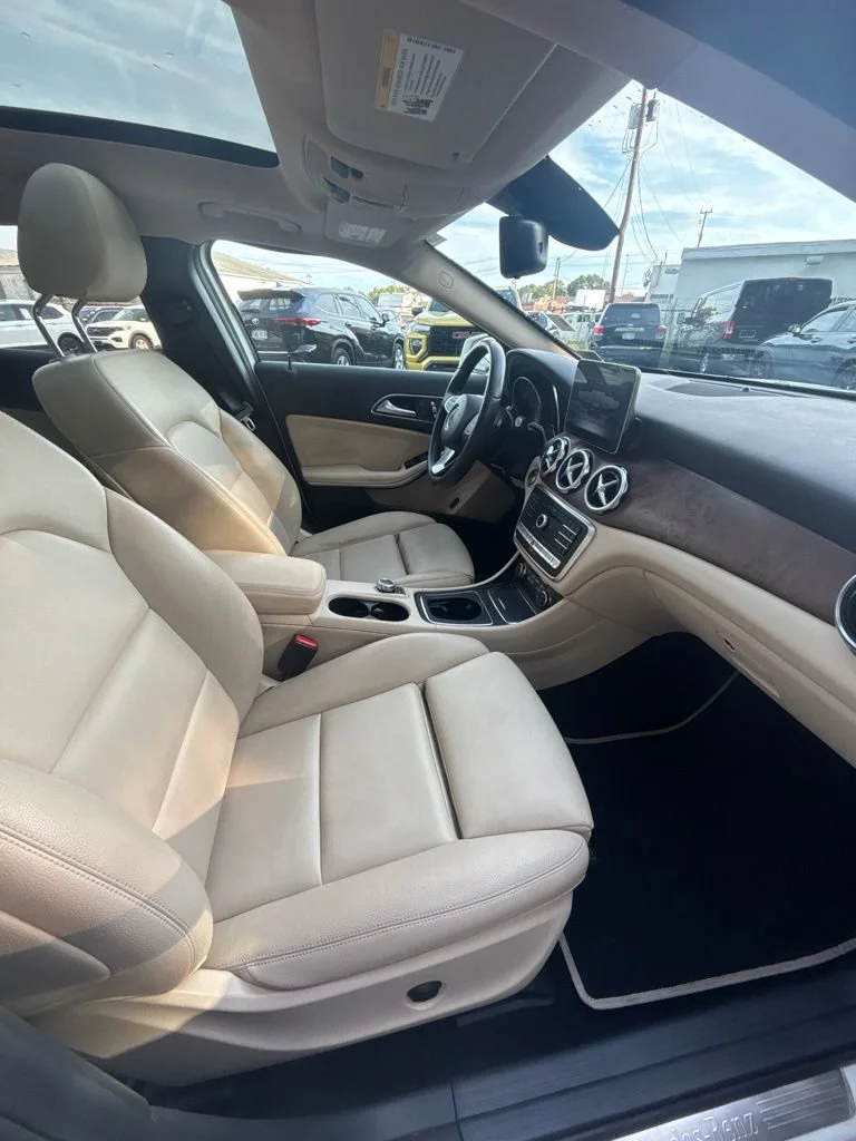 Used 2018  Mercedes-Benz GLA 250 image 23