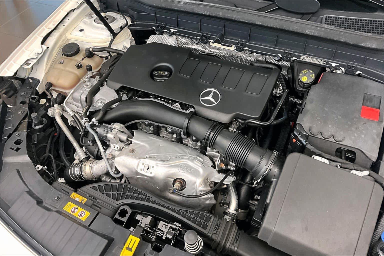 Used 2021 Polar White Mercedes-Benz GLB 250 image 29