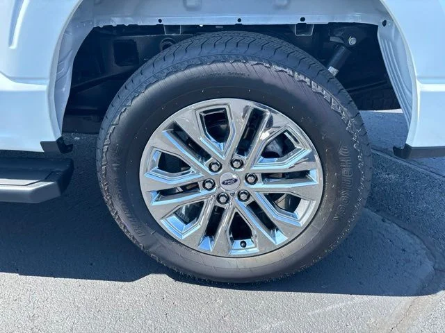New 2025 Star White Metallic Tri-Coat Ford Lariat® image 10
