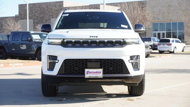 New 2026 Bright White Clear-Coat Exterior Paint Jeep Limited Altitude image 2